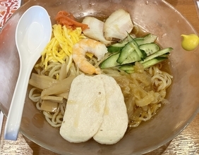 幸楽苑の冷し中華（860円）が思ってたのと違う一皿だった / チャーシューだけでなく鶏肉まで入ってた