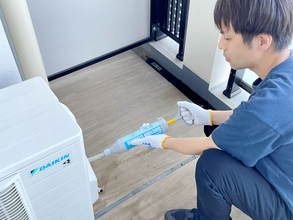 エアコンの水漏れ予防に「排水ホース用ポンプ」を使ってみたら、謎の白い物体が出てきた