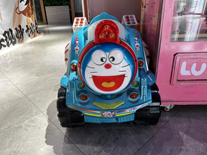 【中国】ドラえもん、山西省でトランスフォーマーみたいになってた