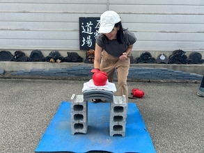 悔しさを拳に込めて…福井で「越前瓦」ができる工場見学に行ってみた。最後に人生初の瓦割りに挑戦したら爽快すぎた