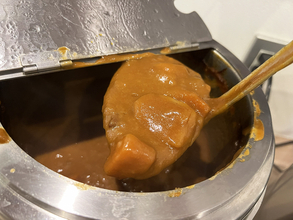 900円でカレー3種食べ放題！ アパホテル大阪梅田1階のカフェ『TKP』のランチが穴場すぎた