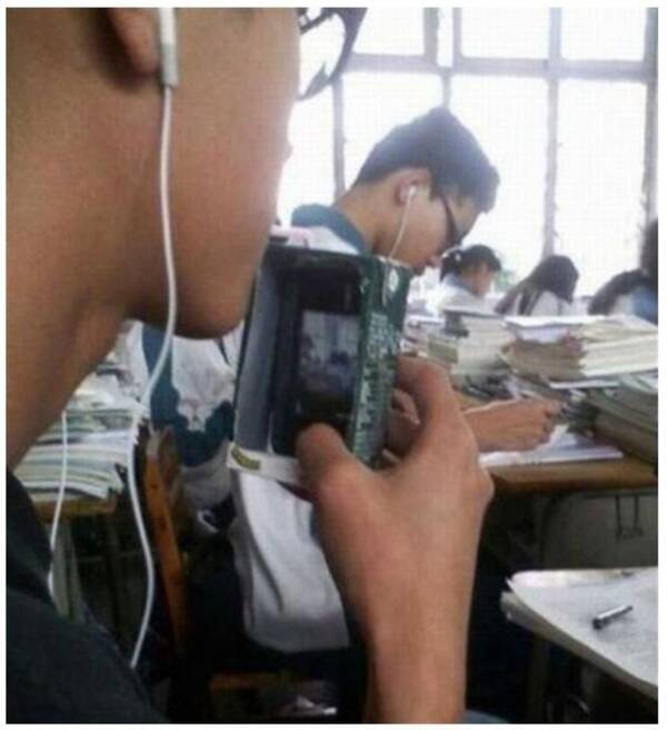 人の心理の裏をかく 巧妙な隠し撮り方法 紙パックチューチュー式 が激写される 12年1月8日 エキサイトニュース