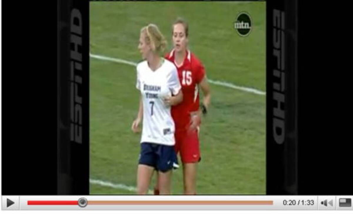 これは見ていられない 女子サッカーの悪質ファール 09年11月9日 エキサイトニュース