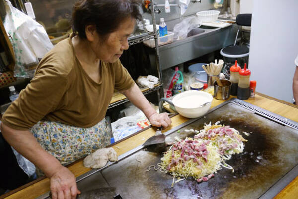 広島で絶大な人気 広島風お好み焼き 村上お好焼 に行ってみた おばあちゃん二人の接客に感動 12年8月1日 エキサイトニュース