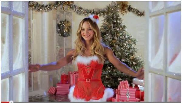 男性諸君にちょっと早いクリスマスプレゼント スタイル抜群のセクシーサンタが次から次へと登場する動画 12年12月22日 エキサイトニュース