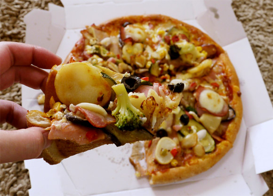 ピザの日速報 ドミノピザで プレーンピザ に全トッピングしたらこうなった お値段なんと1万1394円なり 15年11月日 エキサイトニュース