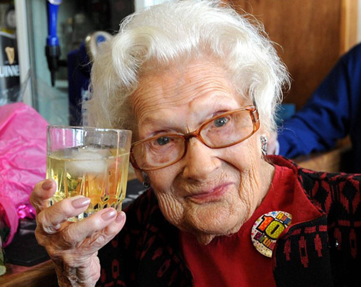 生涯吸ったタバコの数は46万本 それでも元気な100歳のおばあちゃんが話題 13年11月22日 エキサイトニュース
