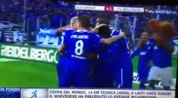 【衝撃サッカー動画】まさに悲劇！ マスコットキャラクターにポロリシーンありのハプニングが発生!!