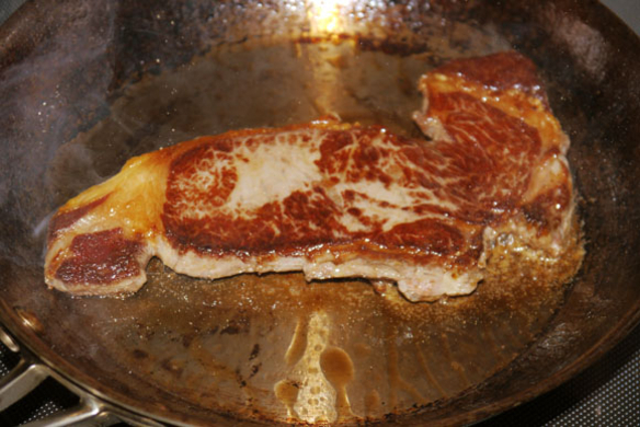 自宅キッチンで 絶品ステーキ を焼くポイントは 揚げ焼き 18年3月9日 エキサイトニュース