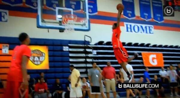 衝撃バスケ動画 アメリカの天才高校生が見せるド迫力のダンクシュート集がスゴすぎる 14年11月12日 エキサイトニュース