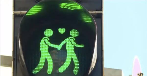 ウィーンで 同性愛カップル が描かれた歩行者信号が点灯 ハートマーク や 肩組み でやたらカワイイぞ 15年5月14日 エキサイトニュース