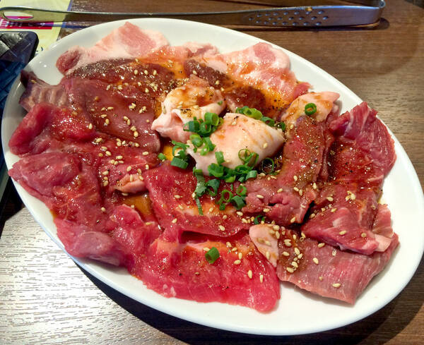 40分990円で焼肉食べ放題 スピーディーな立ち食い焼肉 房家 でおかわりしまくれッ 東京 上野 15年12月6日 エキサイトニュース