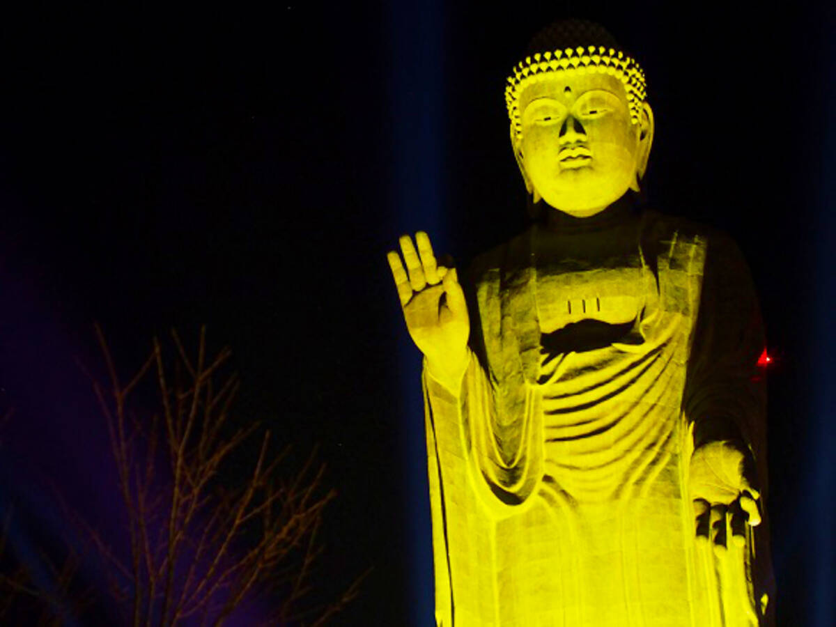 大暴れ 牛久大仏スパークしまくりぃぃいいい こんなにおめでたいカウントダウンは見たことない 16年1月7日 エキサイトニュース 2 2