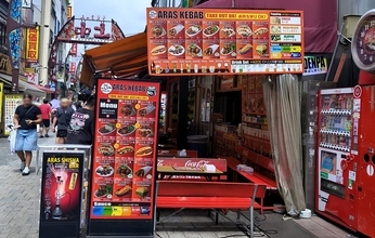 アメ横で初めてケバブのお店を利用したら「ソースの名前」に困惑 /  その理由を尋ねたら予想通りの答えが…