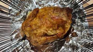 新大久保で「鶏の丸焼き」を発見！ トップマートのグリルチキンはぐるぐる回って焼かれるタイプの本格派だった