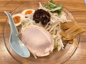 横浜家系ラーメン壱角家の冷やし中華みたいな「冷壱郎」が激ウマ！ 邪道カスタマイズで覚醒した