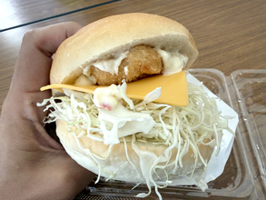 大分が「サメ」を推したいらしい / 新宿の大分イベントで『サメバーガー』を食べてみた結果