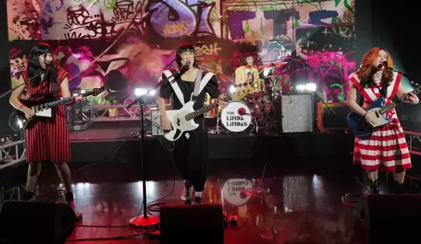 「リンダ・リンダズが語る音楽的ルーツと4人の成長、ブルーハーツと日本への想い」の画像