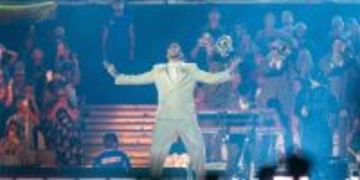 バッド・バニー「記録的公演」現地レポート　豪シドニーで約9万人動員、次はいよいよ日本上陸