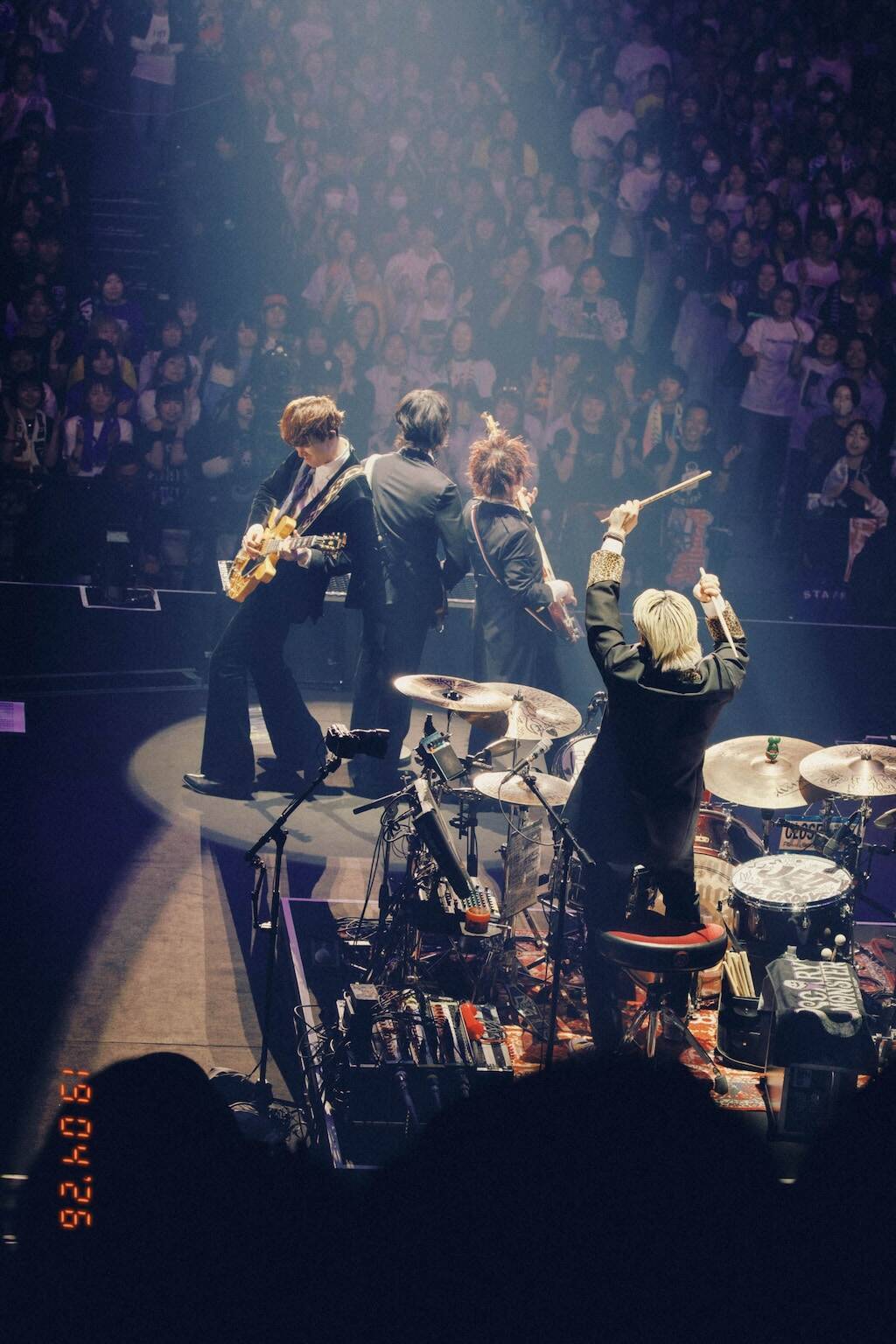 go!go!vanillasが「バニラズ9」で描いた壮大なライブ表現、「僕らの未来に賭けてみよう」