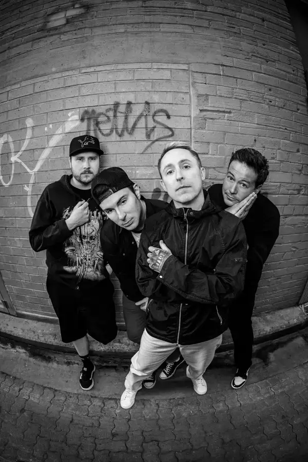 「Yellowcardが語る、トラヴィス・バーカーと共にパンクバンドが掴んだ新たな黄金期」の画像