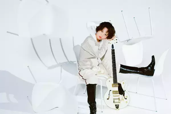 「Reiが赤裸々に語る、長岡亮介との再会劇「泣きながらギターを録りました」」の画像