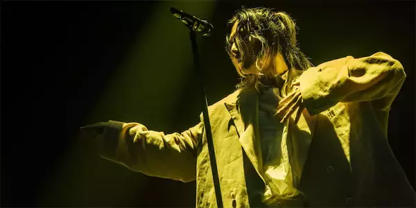 藤井 風（Fujii Kaze）フジロック「伝説のステージ」を総括　苗場を愛で満たした歴史的名演