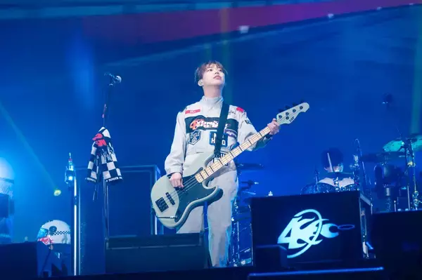 「04 Limited Sazabysが作る「大人の文化祭」 ーー「YON EXPO'25」ライブレポート」の画像