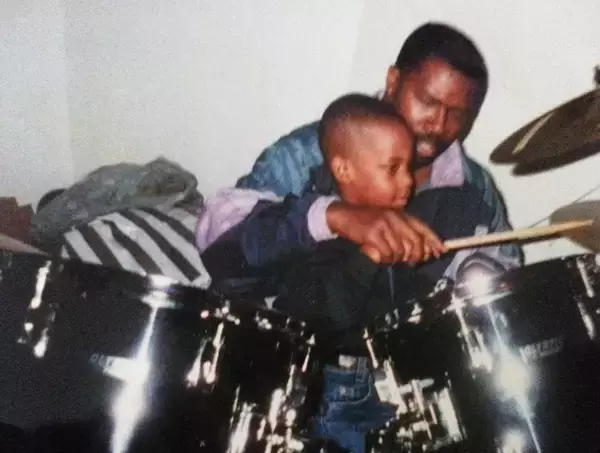 「「若者の代弁者」はどこへ向かう？　トラヴィス・スコット、家族と故郷の物語」の画像