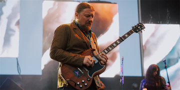 デレク・トラックスが語る音楽哲学──クラプトン、スライ、ストーンズから受けた刺激「夢や目標が尽きることはない」