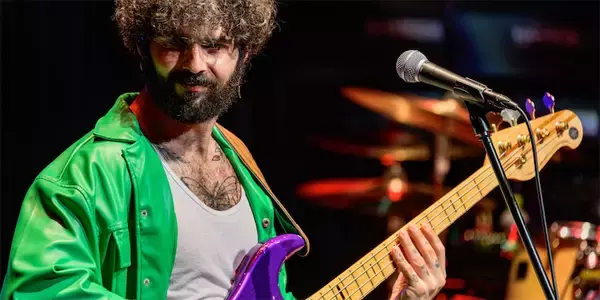 新世代ベース・ヒーロー、Vincen Garciaが語るコリー・ウォンとの共演秘話、圧倒的プレイを支える音楽観