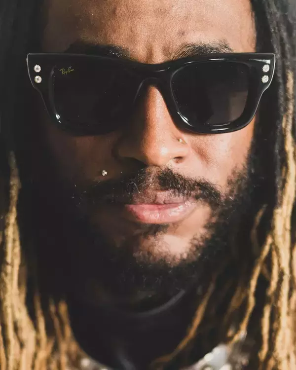 「サンダーキャット「俺は狂気と共に生きている」鬼才ベーシストが語る喪失と音楽の絆」の画像