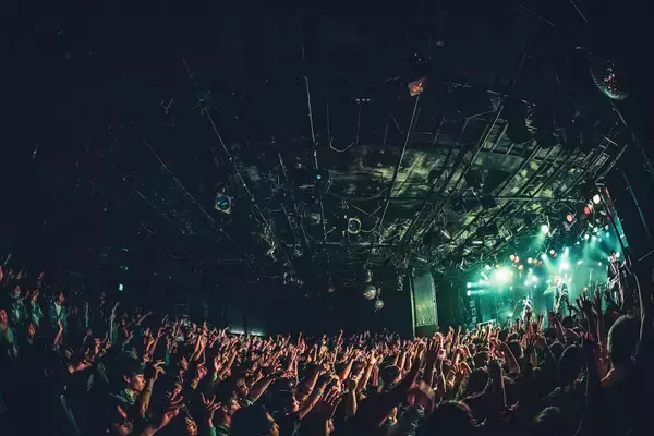 「sanetii、2度目のワンマンツアー完遂、盛大な「大団円」と共に告げたメジャーデビュー」の画像