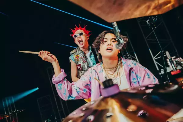 「ヤングスキニー、初の武道館で刻んだ誓い──「音楽だけには嘘をつかない」」の画像