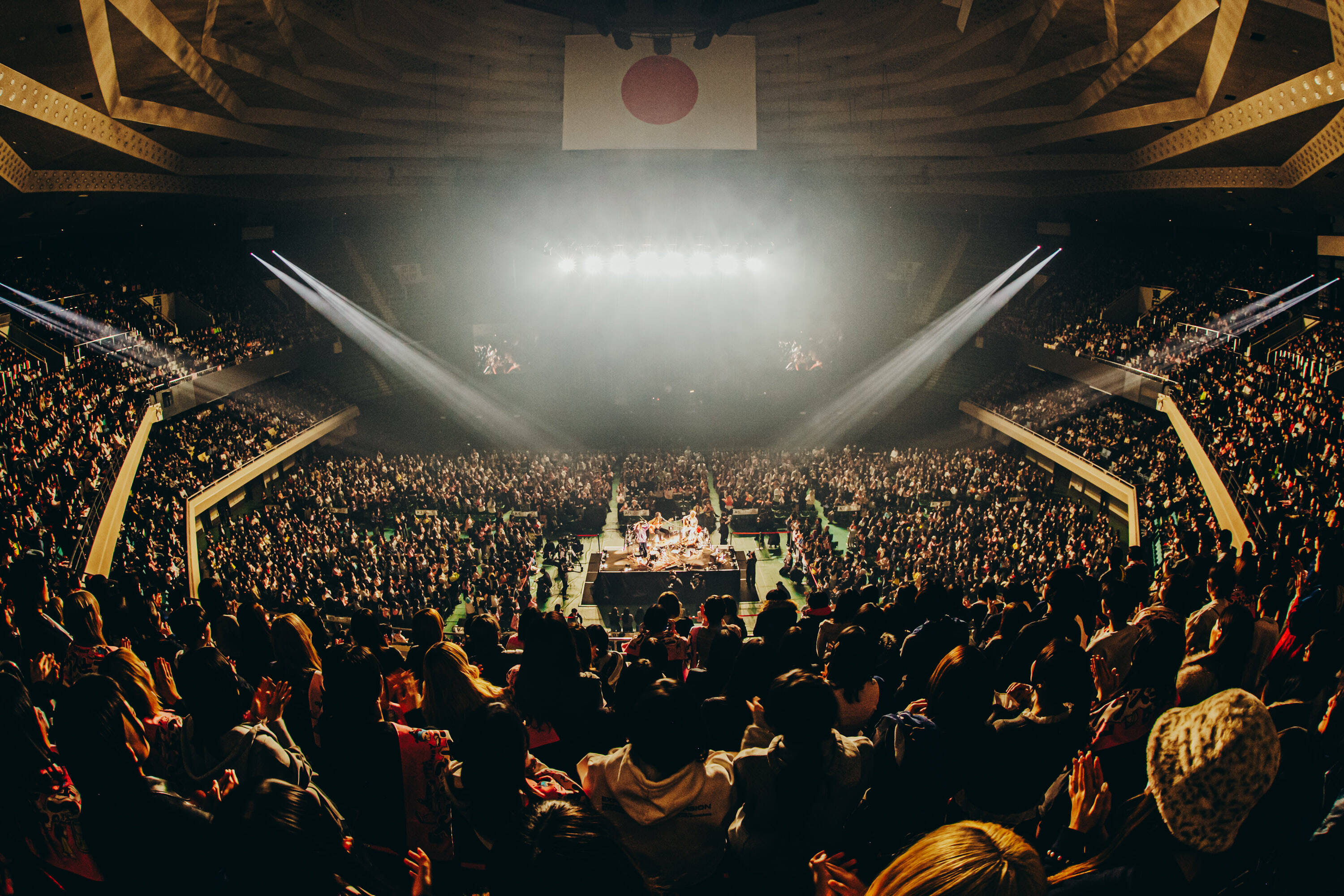 ヤングスキニー、初の武道館で刻んだ誓い──「音楽だけには嘘をつかない」