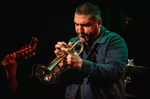 「イブラヒム・マーロフ、中東ジャズの旗手が語る「他者との違いを認め合うことの大切さ」」の画像