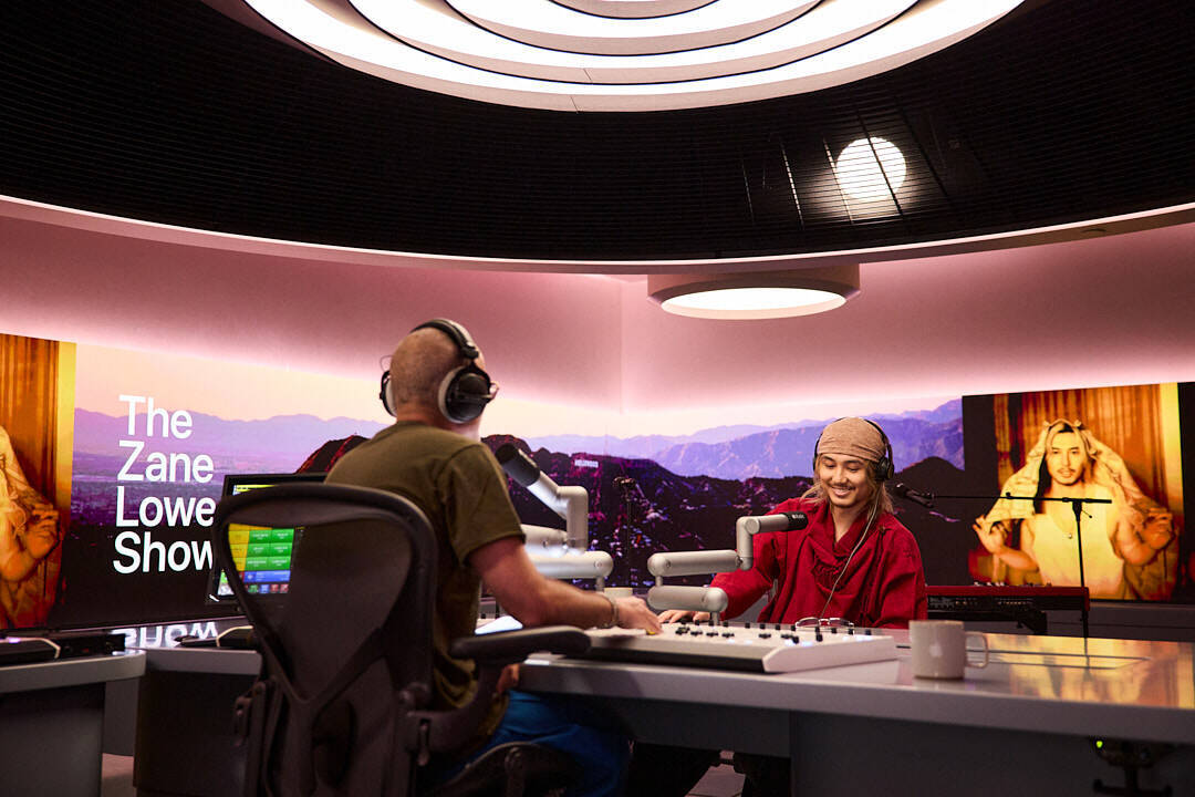 藤井 風がゼイン・ロウと語る、コーチェラでのパフォーマンス、ニューアルバム『Prema』制作秘話【Apple Music】