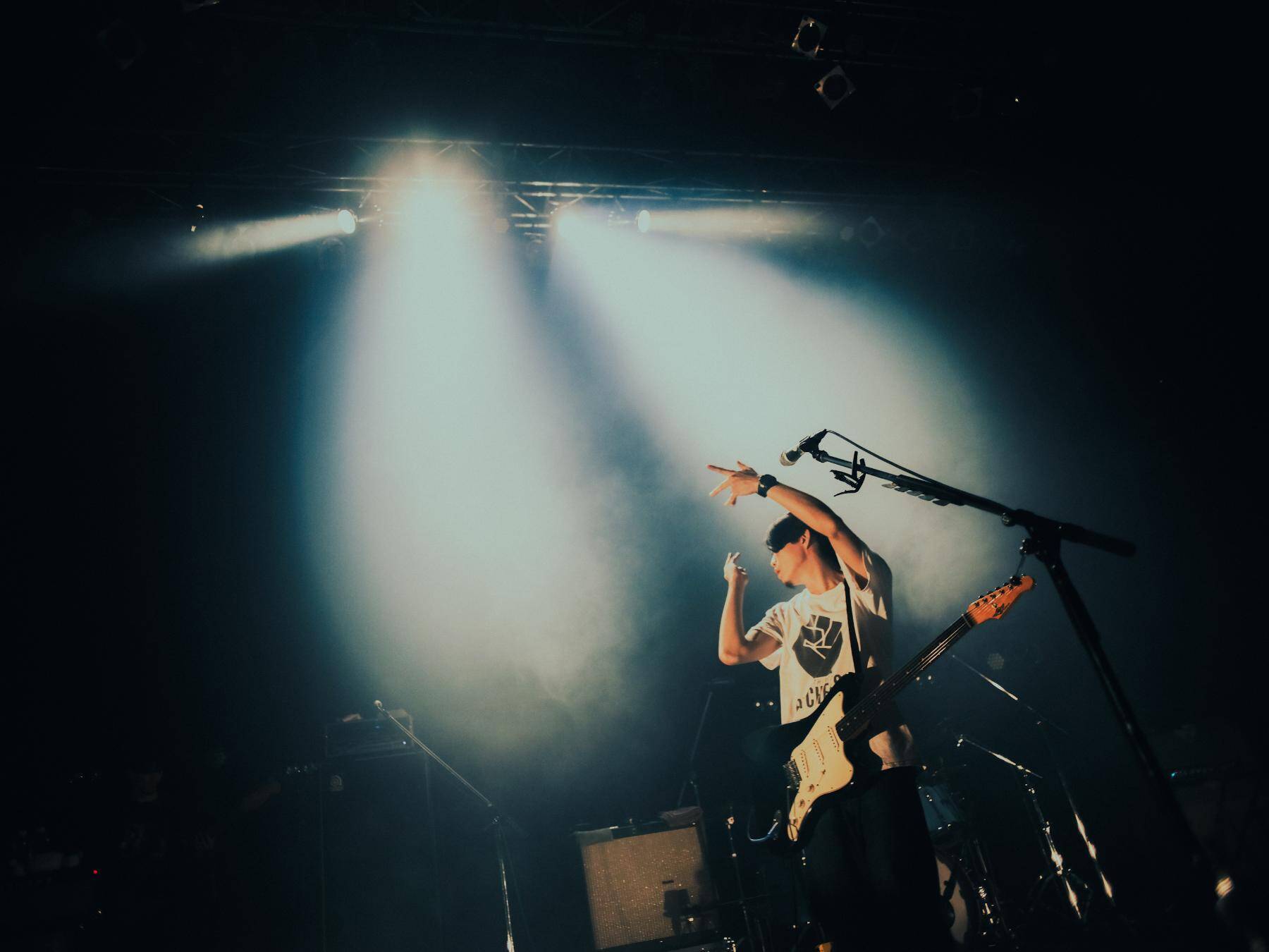 kurayamisakaがツアー完走、圧巻の演奏とアジカンのカバーで示した「過去と未来を繋ぐ」意思