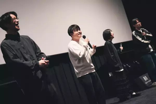 「『劇場版 kurayamisaka』見どころレポート　バンドの地元・大井町の轟音シアターで圧倒的ライブを追体験」の画像
