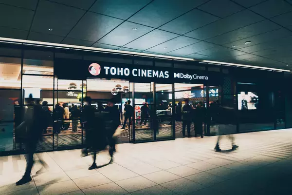 「『劇場版 kurayamisaka』見どころレポート　バンドの地元・大井町の轟音シアターで圧倒的ライブを追体験」の画像