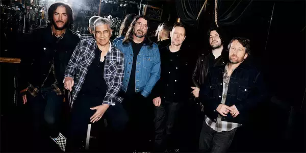 フー・ファイターズ、デビュー31年目の再出発　爆発的エネルギーで突き進む新作『Your Favorite Toy』徹底解説