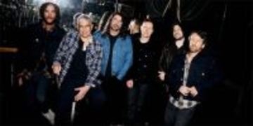 フー・ファイターズ、デビュー31年目の再出発　爆発的エネルギーで突き進む新作『Your Favorite Toy』徹底解説