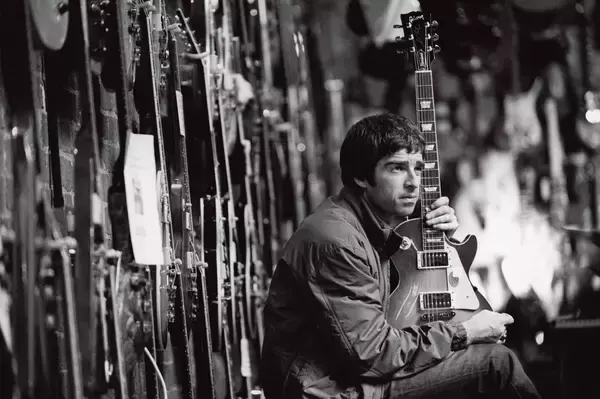 「オアシス秘蔵写真ギャラリー　無名の存在から世界的成功をつかむまでの過程」の画像