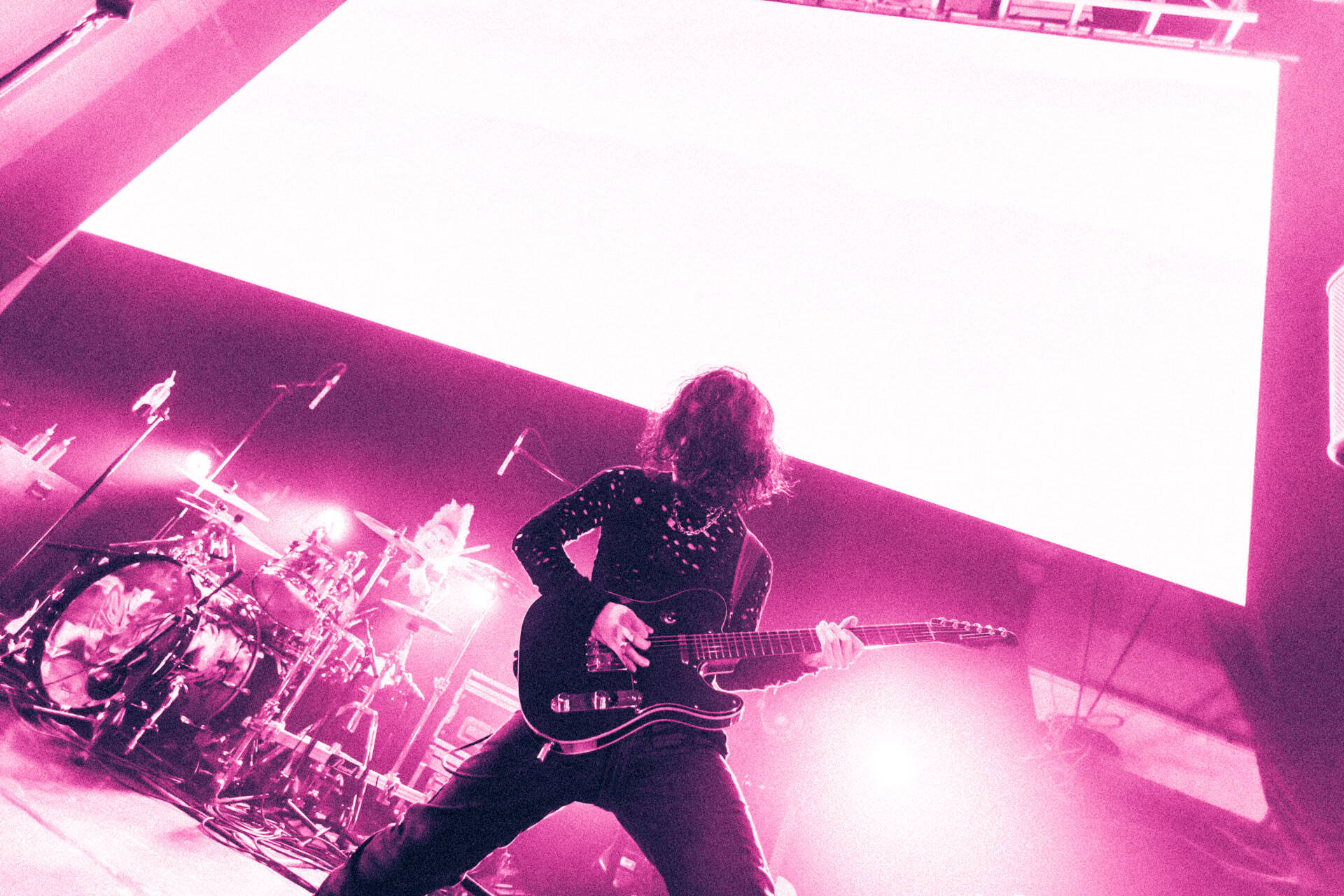 CVLTE、音と映像で表現した「光」と「恐怖」の深層