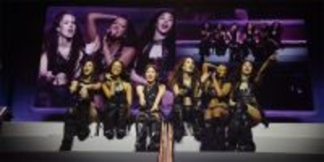 KATSEYEという「美しいカオス」の現在地──歴史的公演で目撃したポップの新たな未来