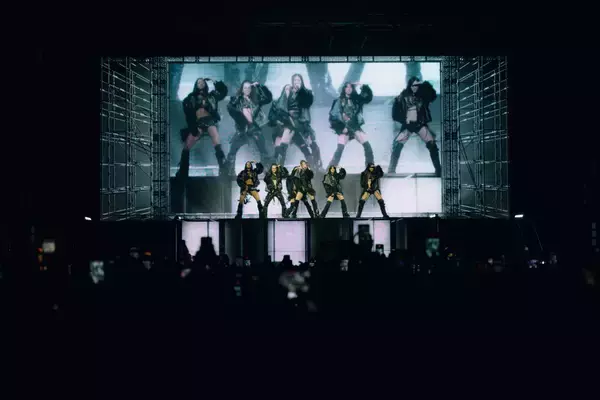 「KATSEYEという「美しいカオス」の現在地──歴史的公演で目撃したポップの新たな未来」の画像