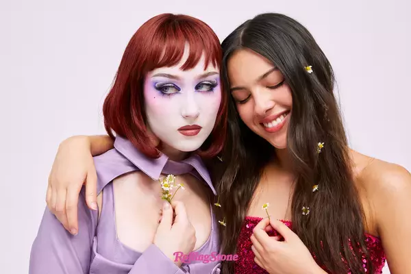 「オリヴィア・ロドリゴ主催「Daisy Chain Fields」はいかに音楽史を塗り替えたのか？　世代を超えた「女性たちの連帯」を語り合う」の画像
