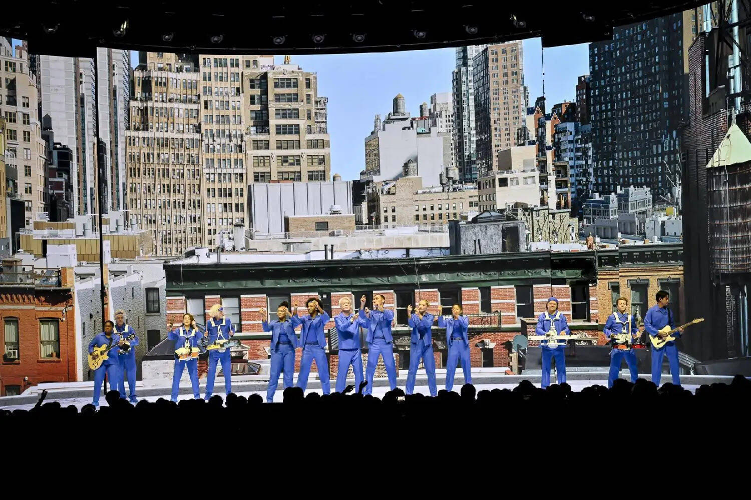 デヴィッド・バーン奇跡の来日公演レポート　比類なきパフォーマンスで教えてくれた「愛と思いやり」という抵抗