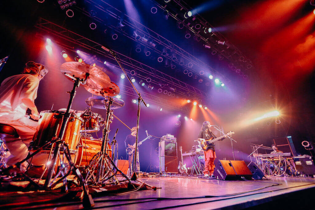 ヨギー、ミツメら実力派アーティスト白熱のライブ「Scramble Fes 2022」レポート