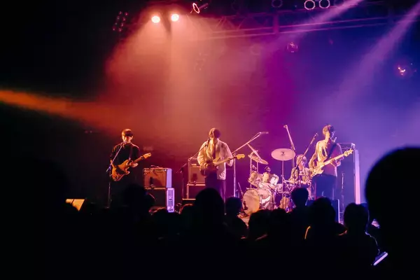 「ヨギー、ミツメら実力派アーティスト白熱のライブ「Scramble Fes 2022」レポート」の画像